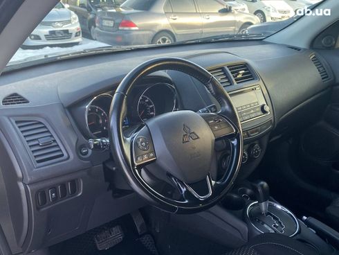 Mitsubishi Outlander 2016 - фото 12
