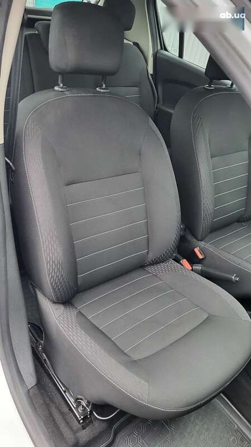 Renault Sandero 2020 - фото 23