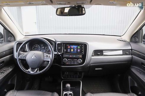 Mitsubishi Outlander 2017 - фото 13
