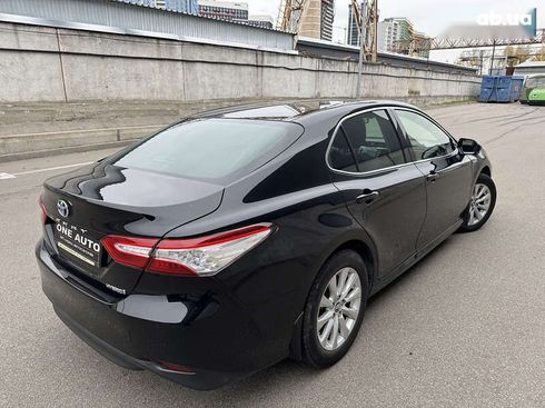 Toyota Camry 2019 - фото 6