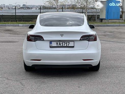 Tesla Model 3 2021 - фото 29