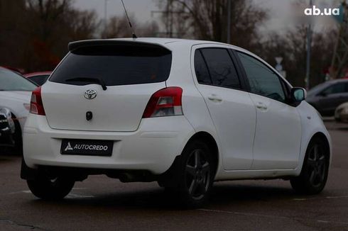 Toyota Yaris 2011 - фото 7
