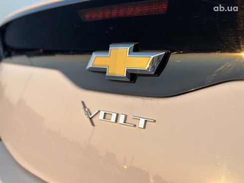 Chevrolet Volt 2017 белый - фото 9