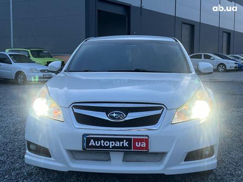 Subaru Legacy 2010 белый - фото 11