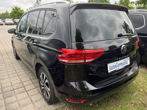 Volkswagen Touran 2022 - фото 18