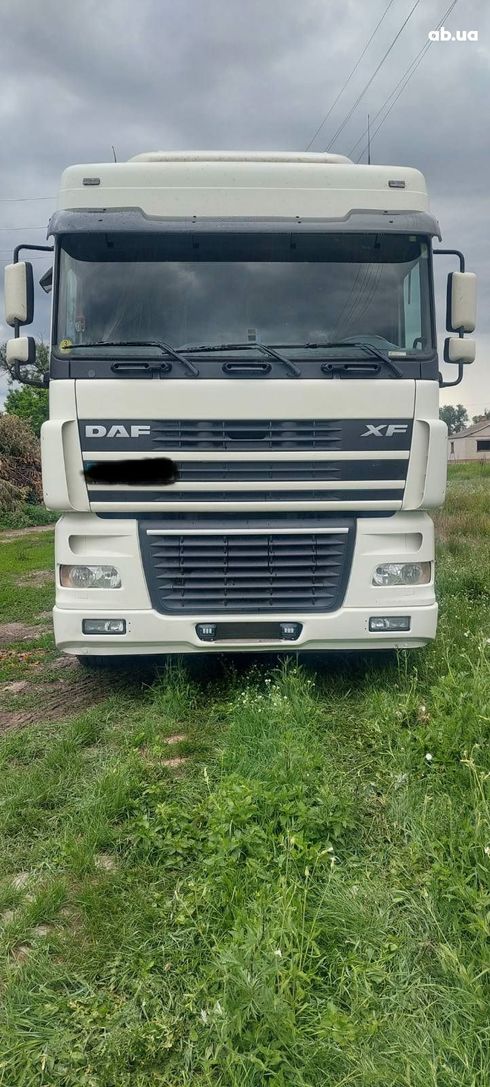 DAF 95 XF 2005 белый - фото 2