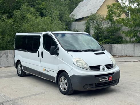 Renault Trafic 2010 белый - фото 3