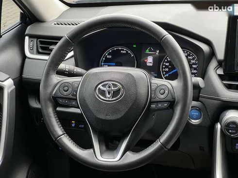 Toyota RAV4 2021 - фото 13