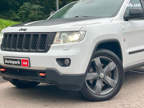 Jeep Grand Cherokee 2012 белый - фото 17