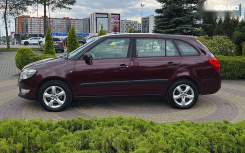 Skoda Fabia 2012 - фото 4
