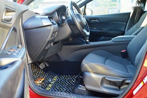 Toyota C-HR 2017 - фото 18