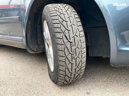 Skoda Octavia 2010 серый - фото 4