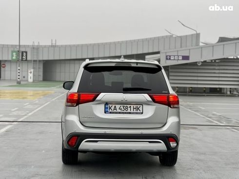 Mitsubishi Outlander 2020 - фото 5