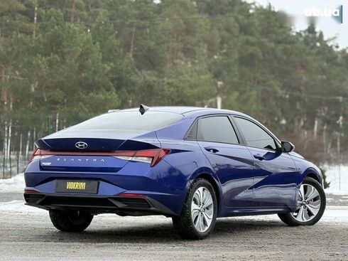 Hyundai Elantra 2021 - фото 17