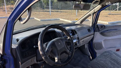 Mitsubishi Space Gear 2000 голубой - фото 16