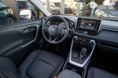 Toyota RAV4 2020 - фото 28