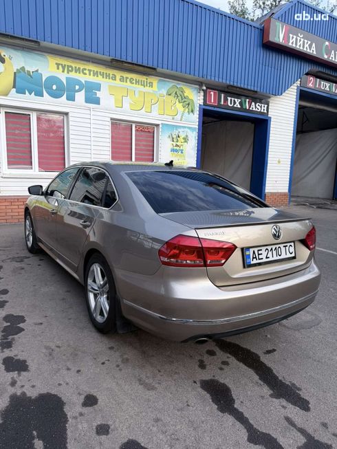 Volkswagen Passat 2015 бежевый - фото 3