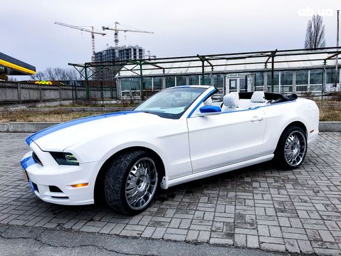 Ford Mustang 2014 белый - фото 19