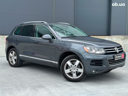 Volkswagen Touareg 2011 серый - фото 10