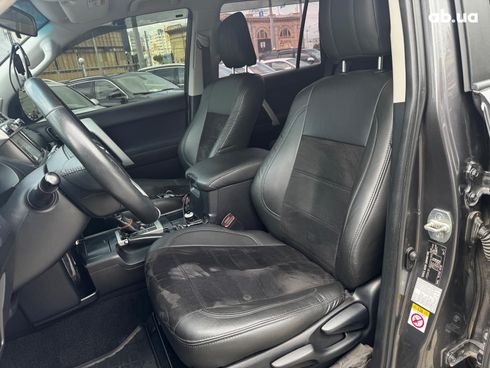 Toyota Land Cruiser Prado 2017 серый - фото 21