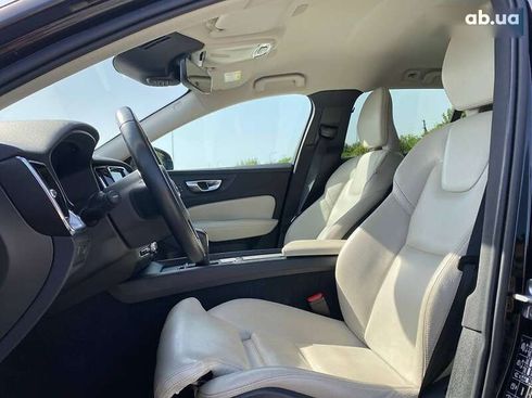 Volvo V60 2019 - фото 11