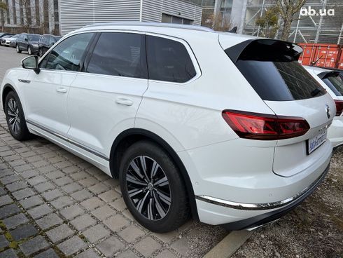 Volkswagen Touareg 2020 - фото 27