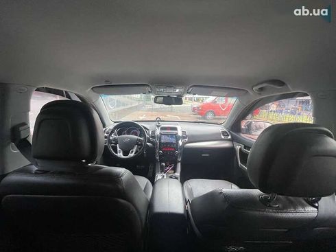 Kia Sorento 2012 - фото 15