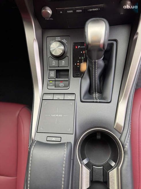 Lexus NX 2019 - фото 27