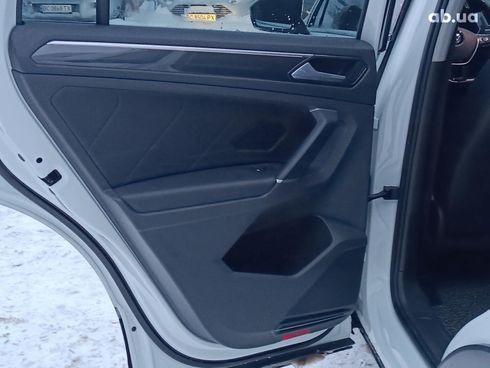 Volkswagen Tiguan 2018 белый - фото 34
