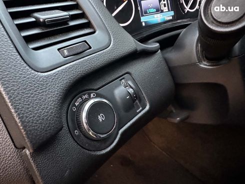 Buick Regal 2016 красный - фото 14