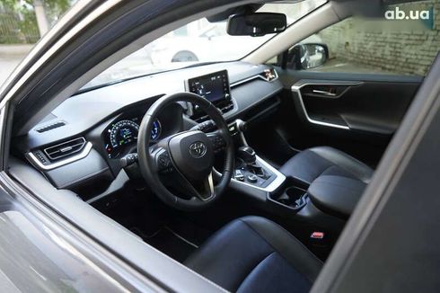 Toyota RAV4 2021 - фото 15