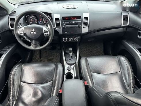 Mitsubishi Outlander 2010 - фото 26