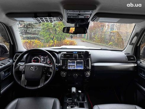 Toyota 4Runner 2019 белый - фото 32