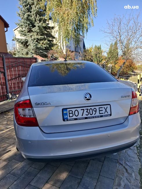 Skoda Rapid 2017 серый - фото 10