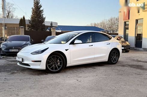 Tesla Model 3 2021 - фото 4