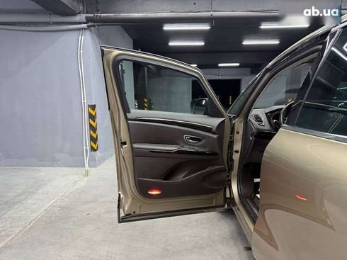Renault Espace 2015 - фото 24