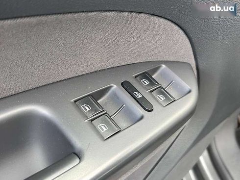 Volkswagen Touran 2015 - фото 12