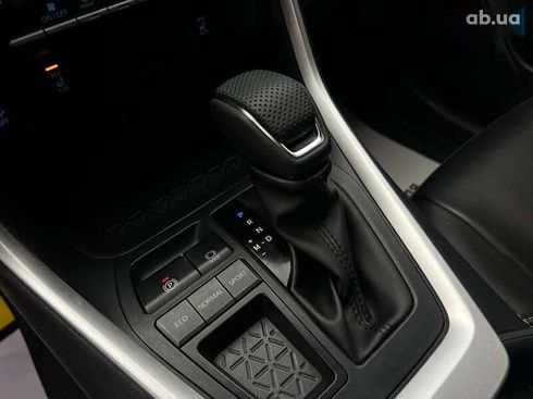 Toyota RAV4 2019 - фото 17