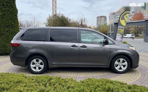 Toyota Sienna 2015 - фото 8