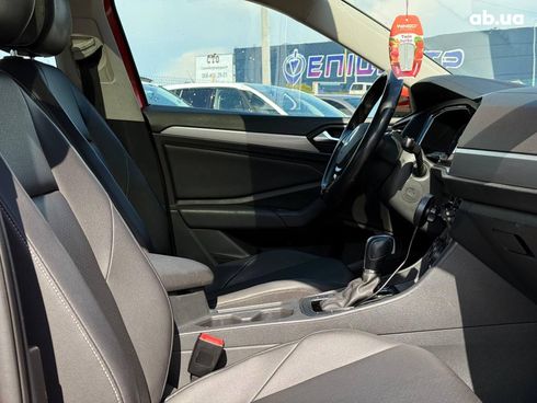 Volkswagen Jetta 2019 красный - фото 10