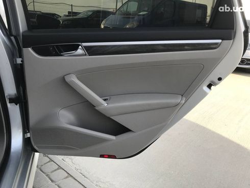 Volkswagen Passat 2016 серый - фото 12