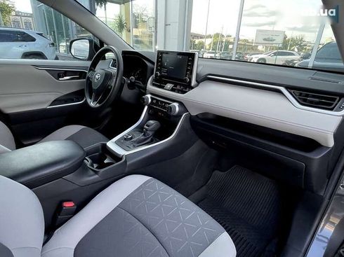 Toyota RAV4 2020 - фото 12
