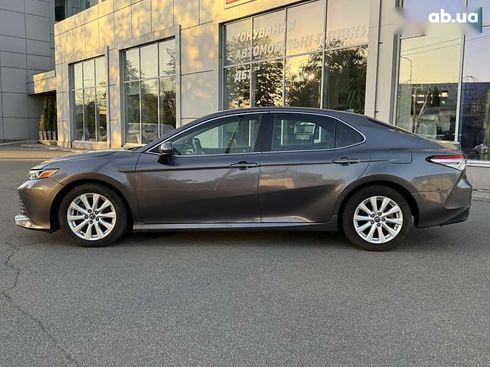 Toyota Camry 2019 - фото 4