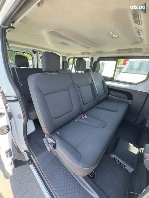 Renault Trafic 2018 - фото 29