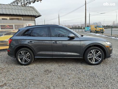 Audi Q5 2017 серый - фото 4