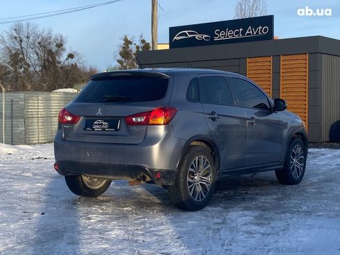 Mitsubishi Outlander 2016 - фото 4