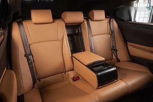 Lexus ES 2019 - фото 13