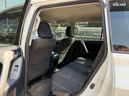 Toyota Land Cruiser Prado 2019 - фото 14