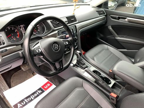 Volkswagen Passat 2017 черный - фото 29