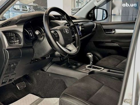 Toyota Hilux 2016 - фото 23